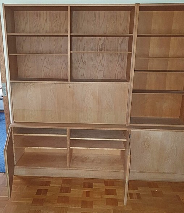 Hundevad & Co. Bookshelf unit in light Oak with two cabinets, a chest of drawers and three matching sections with shelves