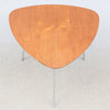 Arne Jacobsen : Egg Side Table